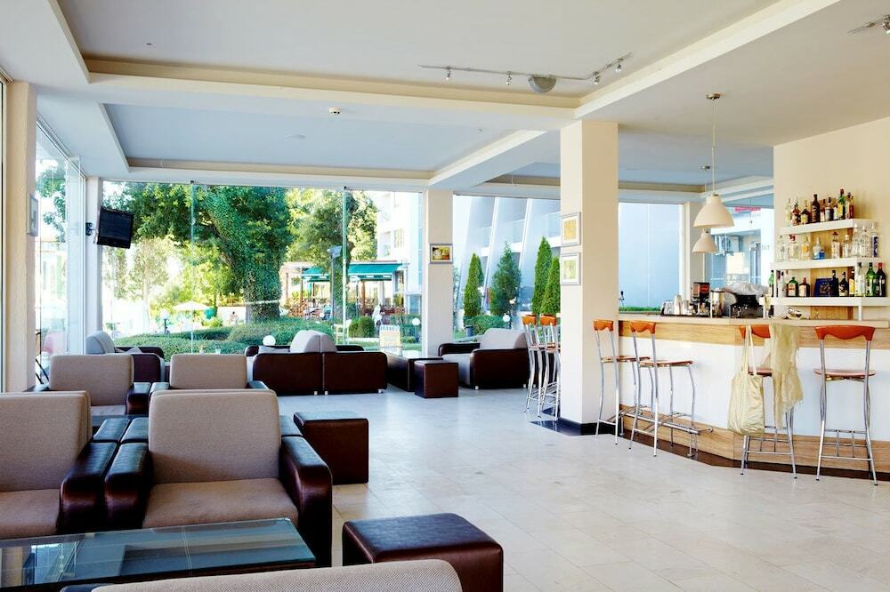 Green Park Hotel غولدن ساندز المظهر الخارجي الصورة