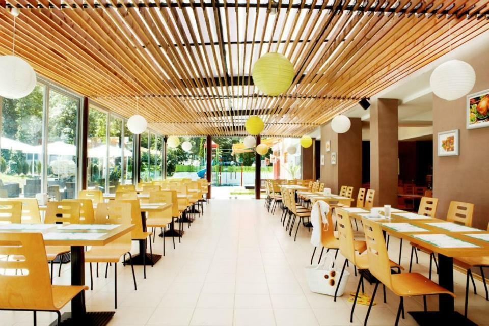 Green Park Hotel غولدن ساندز المظهر الخارجي الصورة