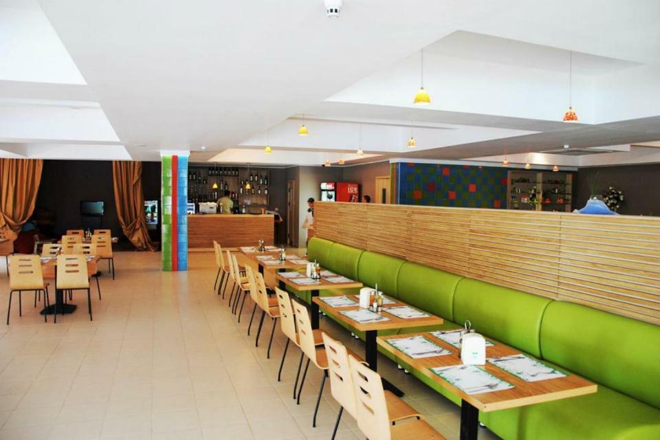 Green Park Hotel غولدن ساندز المظهر الخارجي الصورة