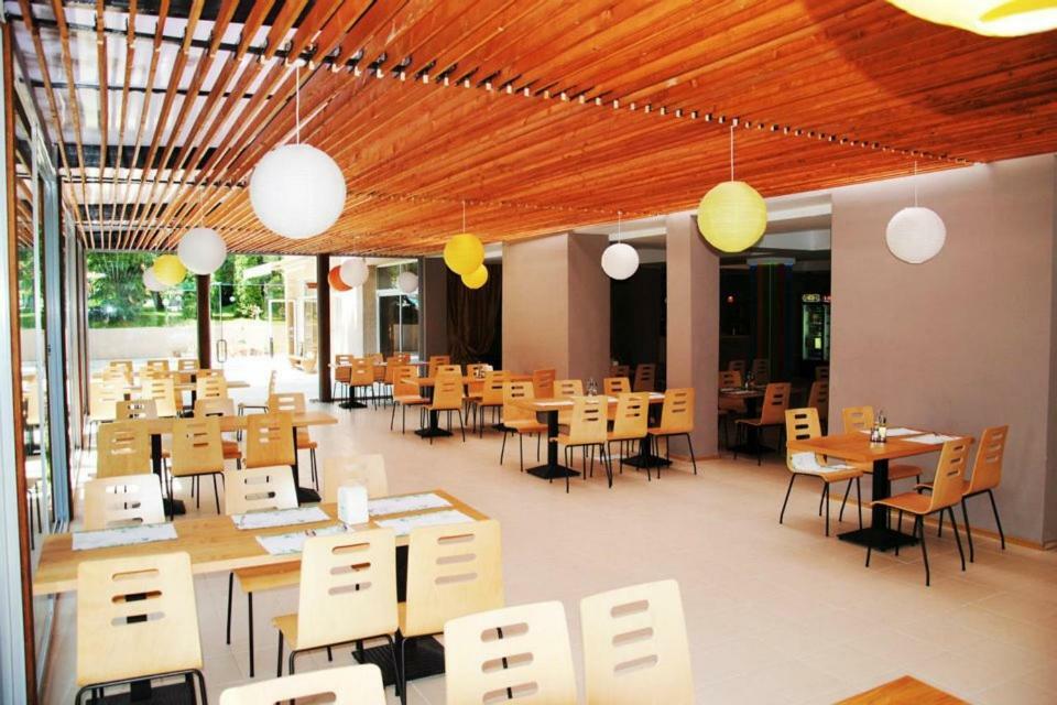 Green Park Hotel غولدن ساندز المظهر الخارجي الصورة