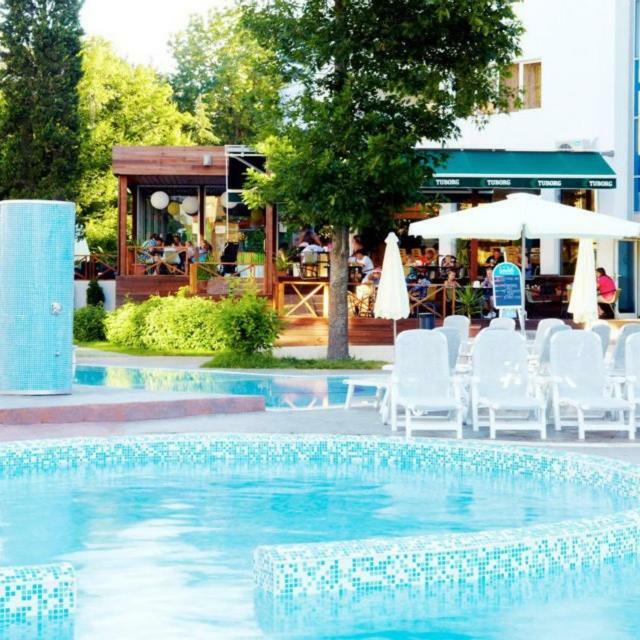 Green Park Hotel غولدن ساندز المظهر الخارجي الصورة