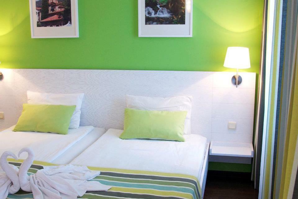 Green Park Hotel غولدن ساندز المظهر الخارجي الصورة